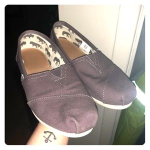 TOMS size 8-8 1/2
